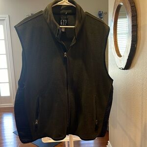 Gap green fleece vest men’s XL